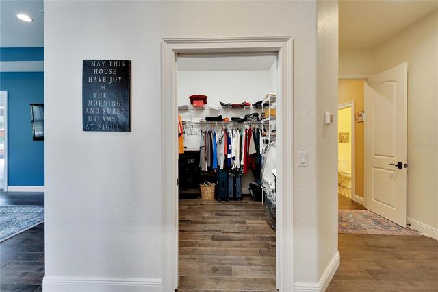 304 HAWK TALON DRIVE, Lithia, FL 33547