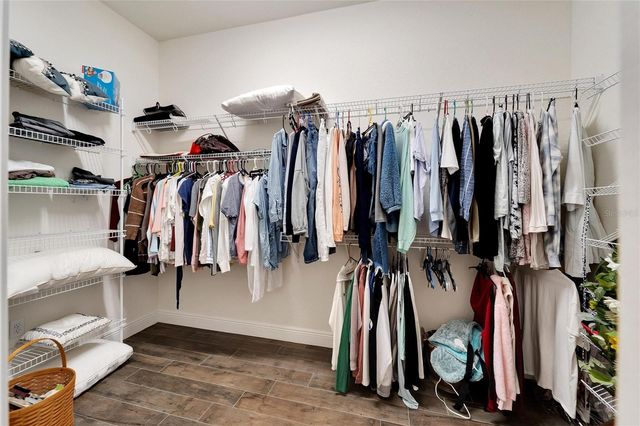 304 HAWK TALON DRIVE, Lithia, FL 33547