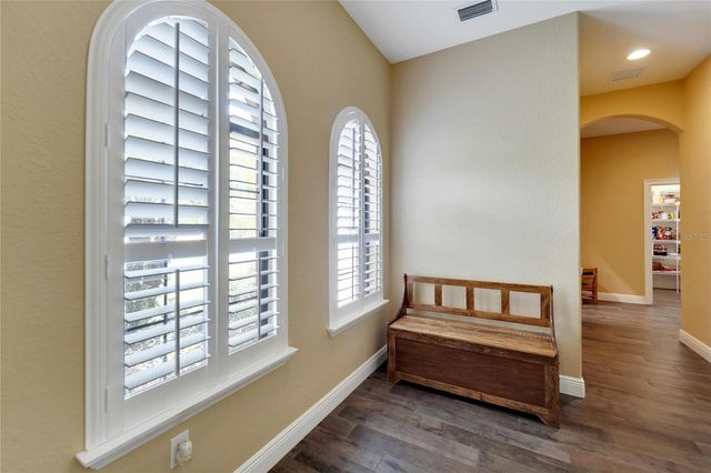 304 HAWK TALON DRIVE, Lithia, FL 33547