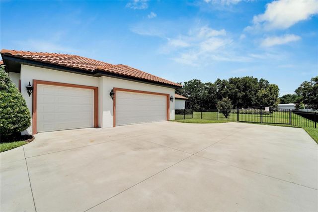 304 HAWK TALON DRIVE, Lithia, FL 33547