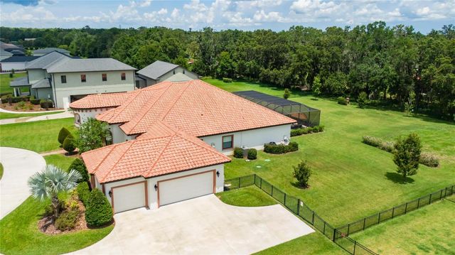 304 HAWK TALON DRIVE, Lithia, FL 33547