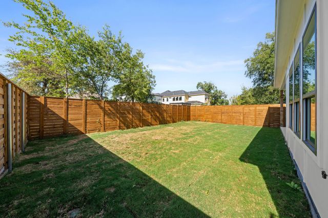 1919 Nomas Street, Dallas, TX 75212