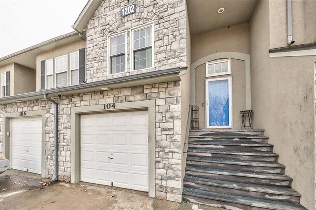 1202 N Martway Drive 104, Olathe, KS 66061
