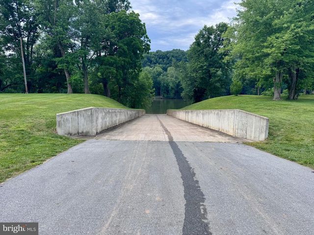 567 RIVANNA RUN, Falling Waters, WV 25419