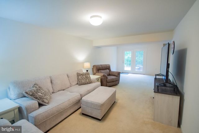 567 RIVANNA RUN, Falling Waters, WV 25419
