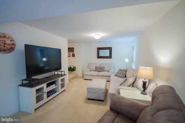 567 RIVANNA RUN, Falling Waters, WV 25419