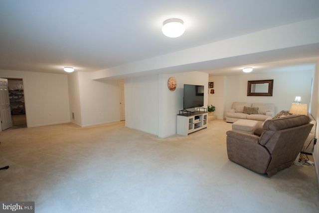 567 RIVANNA RUN, Falling Waters, WV 25419