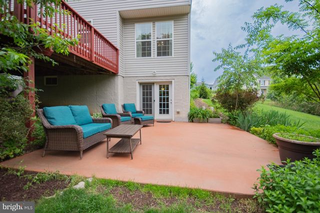 567 RIVANNA RUN, Falling Waters, WV 25419