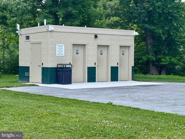 567 RIVANNA RUN, Falling Waters, WV 25419