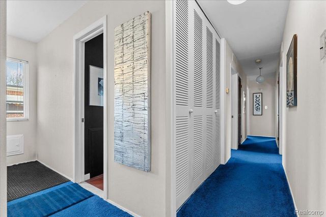 30124 Garry Avenue, Madison Heights, MI 48071