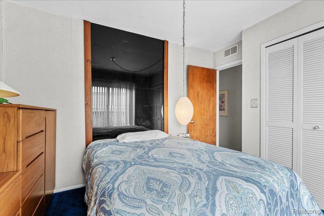 30124 Garry Avenue, Madison Heights, MI 48071