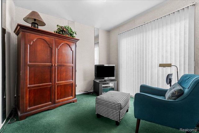 30124 Garry Avenue, Madison Heights, MI 48071