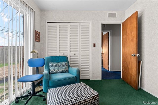 30124 Garry Avenue, Madison Heights, MI 48071