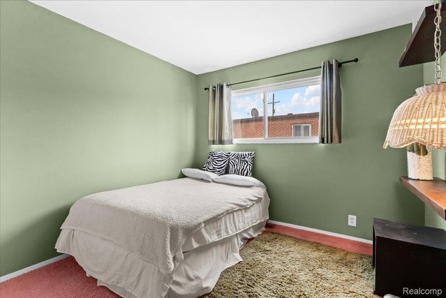 30124 Garry Avenue, Madison Heights, MI 48071