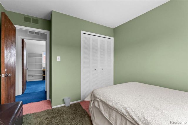 30124 Garry Avenue, Madison Heights, MI 48071