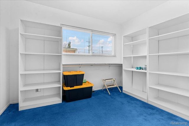 30124 Garry Avenue, Madison Heights, MI 48071