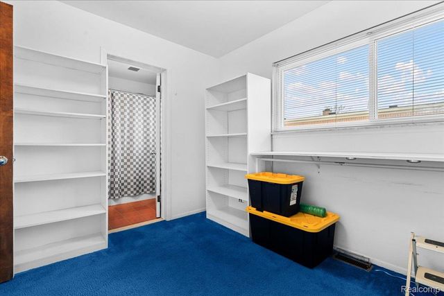 30124 Garry Avenue, Madison Heights, MI 48071