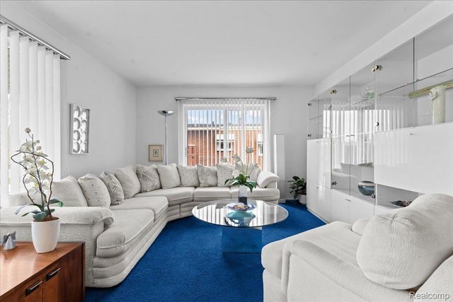 30124 Garry Avenue, Madison Heights, MI 48071