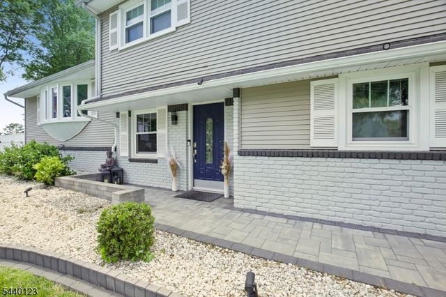 22 Woodhaven Rd, Parsippany-troy Hills Twp., NJ 07054
