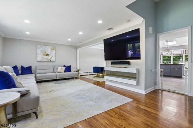 22 Woodhaven Rd, Parsippany-troy Hills Twp., NJ 07054