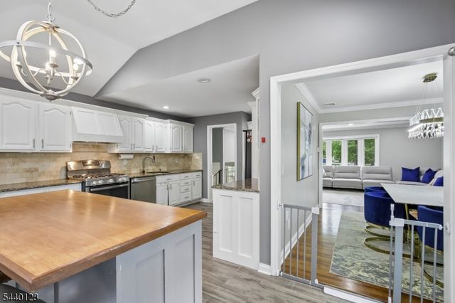 22 Woodhaven Rd, Parsippany-troy Hills Twp., NJ 07054