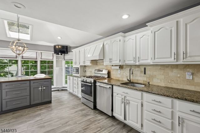 22 Woodhaven Rd, Parsippany-troy Hills Twp., NJ 07054