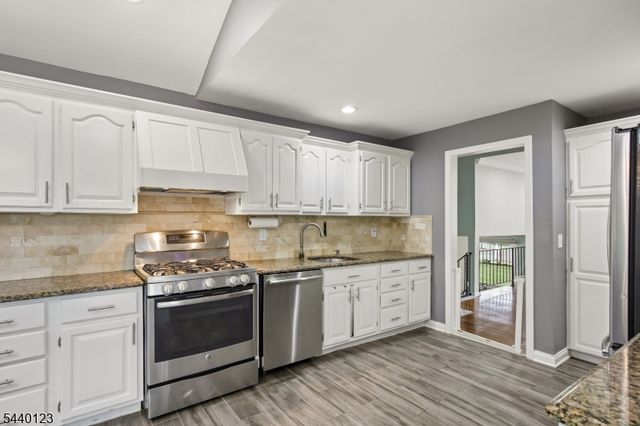 22 Woodhaven Rd, Parsippany-troy Hills Twp., NJ 07054
