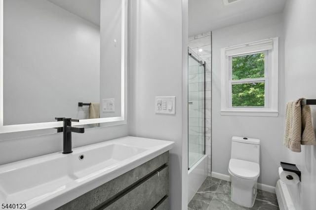 22 Woodhaven Rd, Parsippany-troy Hills Twp., NJ 07054