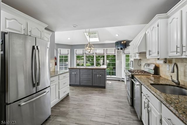 22 Woodhaven Rd, Parsippany-troy Hills Twp., NJ 07054