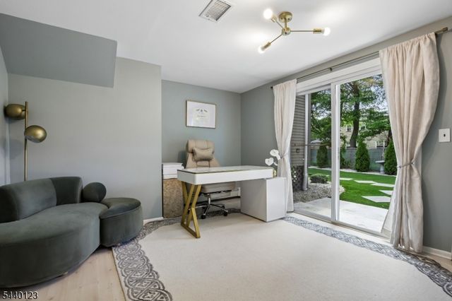 22 Woodhaven Rd, Parsippany-troy Hills Twp., NJ 07054