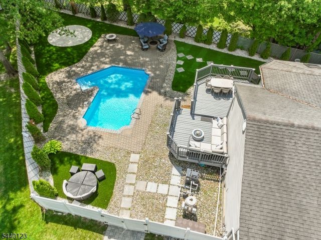 22 Woodhaven Rd, Parsippany-troy Hills Twp., NJ 07054