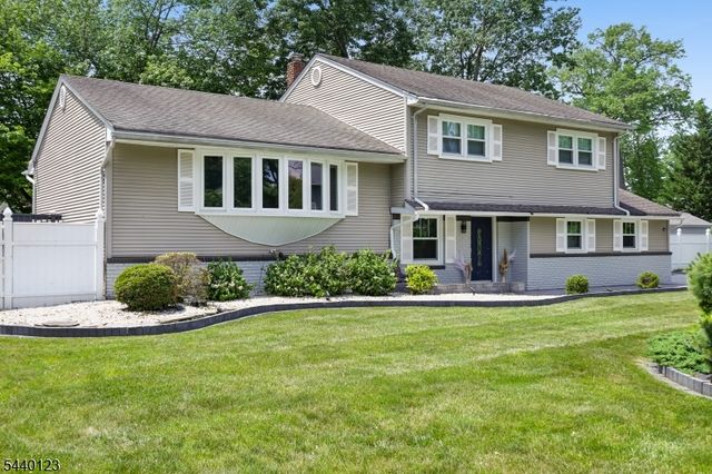 22 Woodhaven Rd, Parsippany-troy Hills Twp., NJ 07054