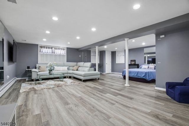 22 Woodhaven Rd, Parsippany-troy Hills Twp., NJ 07054