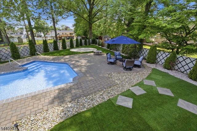 22 Woodhaven Rd, Parsippany-troy Hills Twp., NJ 07054