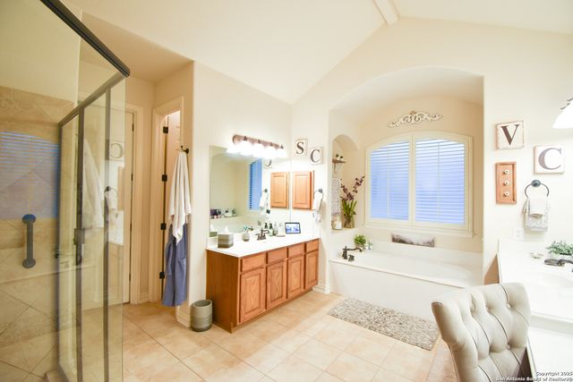 8803 Cherokee, Garden Ridge, TX 78266