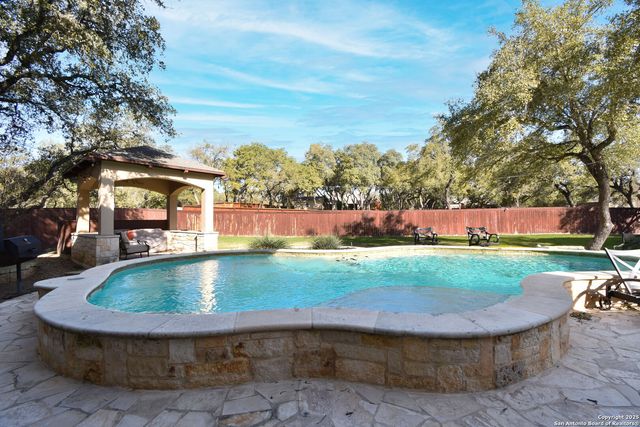 8803 Cherokee, Garden Ridge, TX 78266