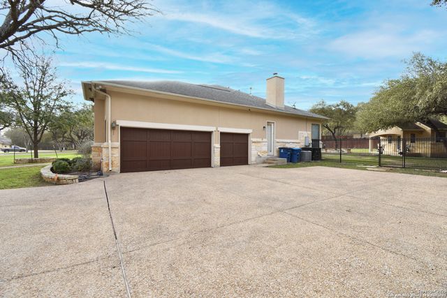 8803 Cherokee, Garden Ridge, TX 78266