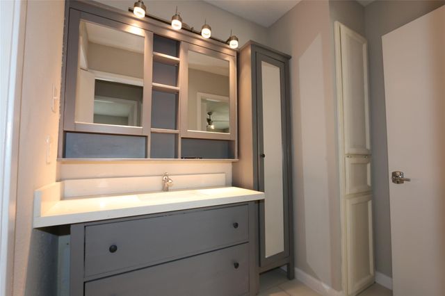 9556 Windswept Lane 9556, Houston, TX 77063