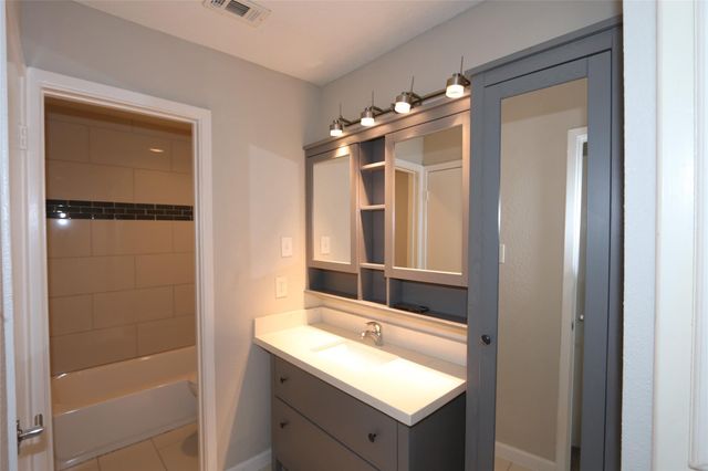 9556 Windswept Lane 9556, Houston, TX 77063