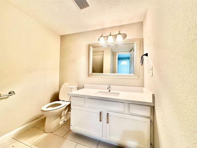 9556 Windswept Lane 9556, Houston, TX 77063