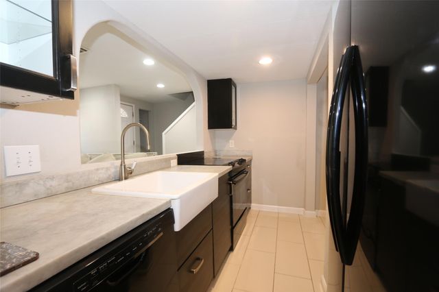 9556 Windswept Lane 9556, Houston, TX 77063