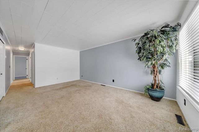 5151 Brobeck Street, Flint, MI 48532