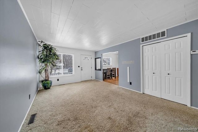 5151 Brobeck Street, Flint, MI 48532