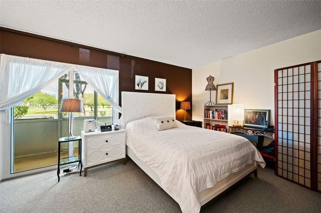 13255 SW 7th Ct 111D, Pembroke Pines, FL 33027