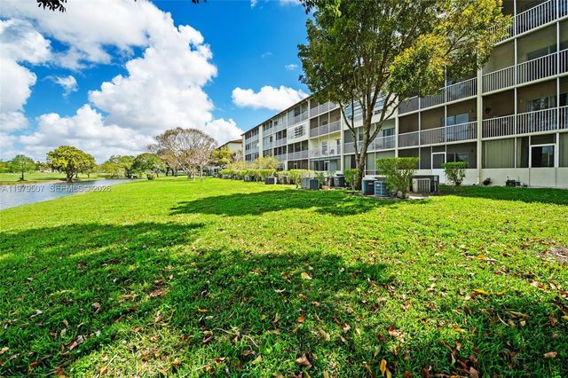 13255 SW 7th Ct 111D, Pembroke Pines, FL 33027