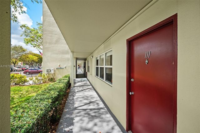 13255 SW 7th Ct 111D, Pembroke Pines, FL 33027