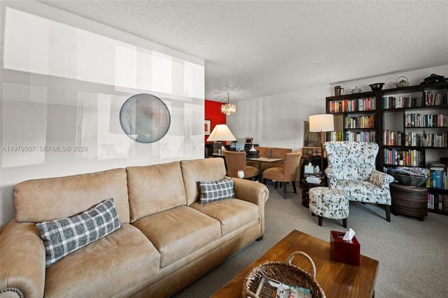 13255 SW 7th Ct 111D, Pembroke Pines, FL 33027