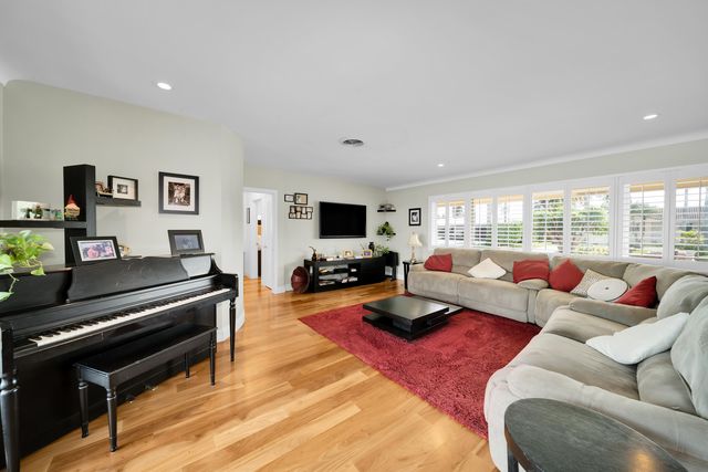 2401 SE 8th Court, Pompano Beach, FL 33062