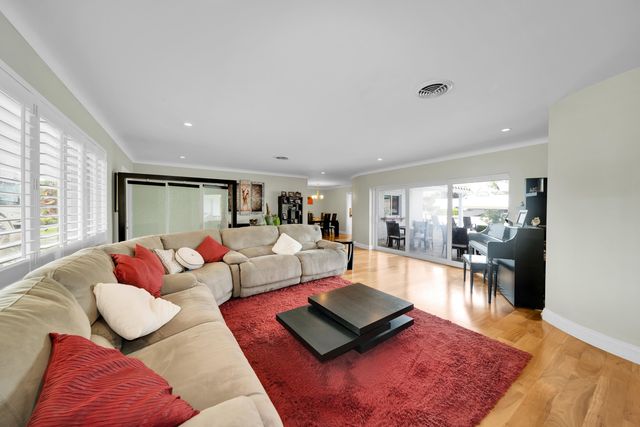 2401 SE 8th Court, Pompano Beach, FL 33062