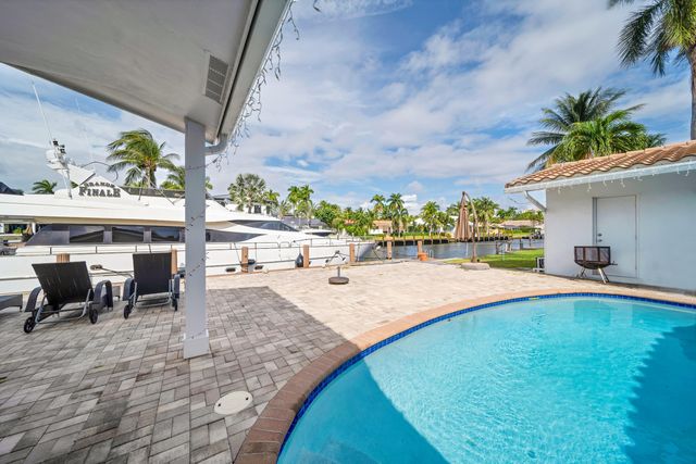 2401 SE 8th Court, Pompano Beach, FL 33062